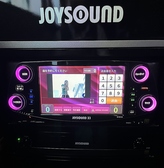 カラオケもありプロジェクターもあるので大きな画面で歌えます