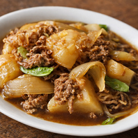 懐かしさ香るお母さんの肉じゃが！心温まる出汁の旨味★