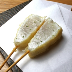 昆布締め真鯛のレア天ぷら串（2本）