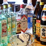 焼酎、日本酒、ビールなど、さまざまな種類のお酒が飲み放題で楽しめます。友人や同僚との飲み会に◎