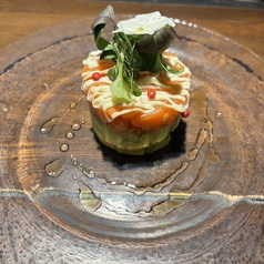 サーモンとアボカドのタルタル