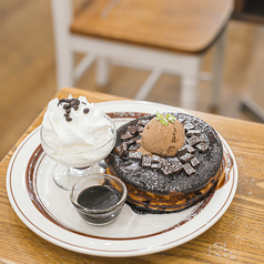 極上の黄金比 トリプルチョコレートパンケーキ