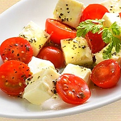トマトとチーズの盛り合わせ