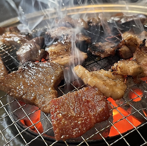 地元民から愛される炭火焼肉店