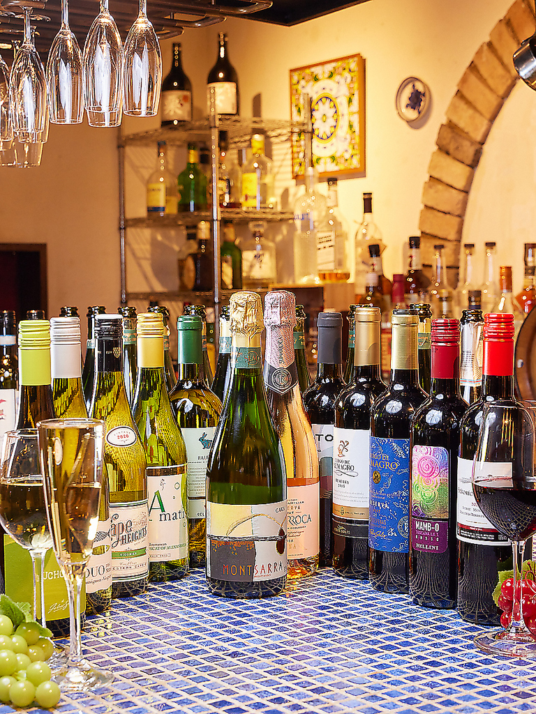 赤・白・泡の豊富な14種のグラスワイン☆グラス380円～