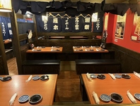 風情のある明るい店内