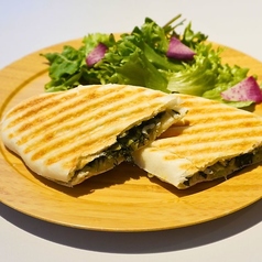 湘南しらすと信州野沢菜のおやき風パニーニ