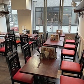 店内に喫煙ルームをご用意しております！お食事中も、喫煙されるお客様は周りを気にせずゆっくりお過ごしいただけます◎おタバコを吸わないお客様も快適にご利用いただけますのでご安心ください！