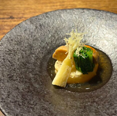 蔵元ならではの新酒や秘蔵の酒と四季折々の料理を楽しむ