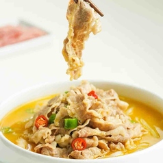 牛肉の酸辣スープ煮/牛バラ肉とじゃがいもの煮込み/風味牛肉スティック 各種