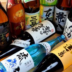 厳選焼酎は50種類。激安裏メニュー焼酎もあります。