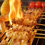 自社ブランド地鶏【六角大魔王】を使用したこだわりの焼き鳥。最高級備長炭で焼き上げました。