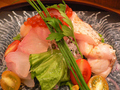 料理メニュー写真 季節の魚の海鮮サラダ　レギュラー/スモール