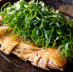 阿波尾鶏もも葱まみれ焼き　柚子胡椒添え