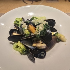 ムール貝と季節野菜の白ワイン蒸し