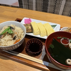 炊き込みご飯定食