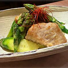 マグロ頭肉トロとアスパラのバターソテー