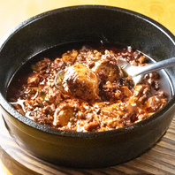 ピリリと痺れる辛さとコク！熱々本格四川麻婆豆腐