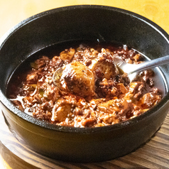 ピリリと痺れる辛さとコク！熱々本格四川麻婆豆腐