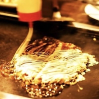 お好み焼き全種食べ飲み放題5000円♪紙エプロンも無料◎