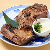 外はパリッと中はジューシー！マグロのカマ焼き