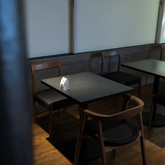 2名様掛けテーブル席を6テーブルご用意しております。