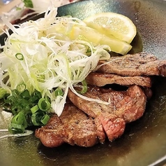 牛タンの炭焼バカネギのせ