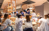 明るく清潔感溢れる店内で楽しむ、贅沢なひと時を。