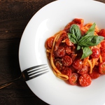 本場イタリアグラニャネージのパスタを使用、ソースとの絡みもよくもちもちとした食感がやみつきに♪