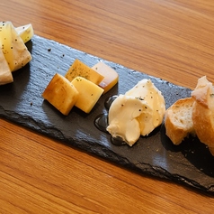 いろいろチーズ盛り合わせ