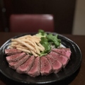 料理メニュー写真&nbsp;若姫ステーキ ～鉄板であつあつ自家製ソースで～ストリップロイン