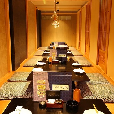 錦爽鶏と伊勢魚 居酒屋 八八 豊橋駅前店の雰囲気1