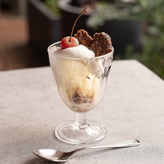 バニラアイス &nbsp;自家製クッキー添え