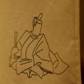 高岡駅より徒歩約4分という便利な立地にありながら、一歩足を踏み入れれば都会の喧騒を忘れる静寂が広がります。駅近のため、遠方からお越しのご親族や接待のお客様も安心してお集まりいただけます。お帰りの際も駅までスムーズですので、地酒を堪能した後もゆったりとした余韻に浸りながら家路につくことができます。