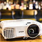 素敵な映像を流せます♪プロジェクタースクリーンの貸し出しも無料で行っております!事前にご相談ください。※画像はイメージです。