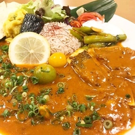 定番カレーから期間限定メニューまで種類豊富に愉しめる
