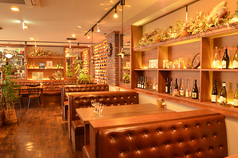 【貸切:可】予約人数最大45名様。結婚式の二次会、結婚記念日、お誕生日やご就職のお祝いなど、晴れの席としてぴったりのコースプランをご用意しております。Bistro ROSYでは貸切のご予約も承っております。