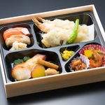 和食といえば天ぷら。お店のお味をお家でも楽しめるようテイクアウトもご用意◎