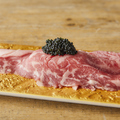 料理メニュー写真 大判 十勝彩美牛肉寿司 ～キャビア～