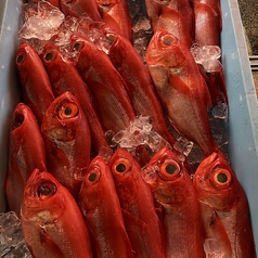 【新鮮】くすくす大船店名物！金目鯛の煮付け！　その他コース料理でも大好評！の写真