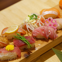 にぎりlong20は、人気ネタや旬ネタをズラリ20カン！