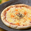 料理メニュー写真 トマトソースピザ