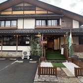 舞鶴市市場14に位置しており、お車での来店に便利な立地です。異国情緒溢れる空間へ、ランチやディナーの時間を求めてお気軽にお越しください。