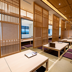 趣ある和の空間で当店自慢のお料理をお楽しみいただけます。広々とした掘りごたつでゆったりとお過ごしください。