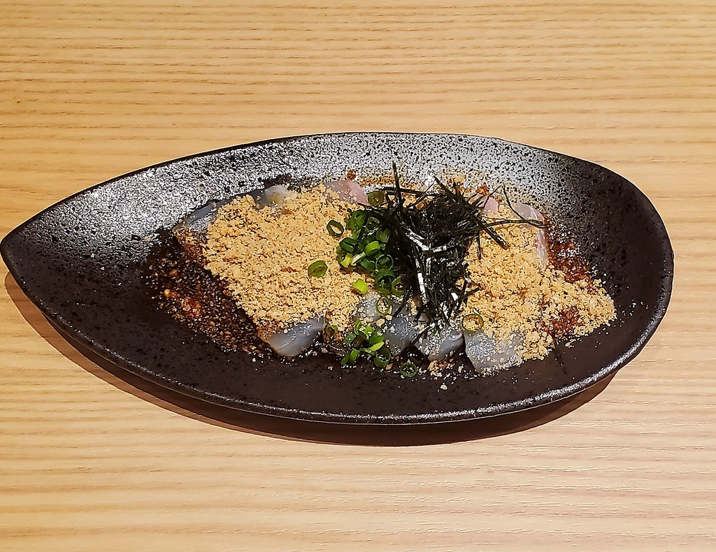 鯵　鯛　カンパチ　九州醤油「粋」でいただく胡麻刺し　極上の旨味を是非！