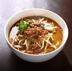坦々刀削麺