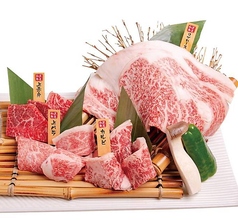 ちょっとした贅沢も♪黒毛和牛は盛り合わせも単品も!