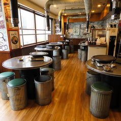 【3F貸切】賑やかな店内を皆様だけの専用フロアに！周りの視線を遮る3階貸切なら、会話も一層弾みます。女子会や親睦会など、仲間内だけでゆったり過ごしたい夜にぜひ！