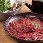 信州では馬肉がよく食べられています。中でもさくら鍋は、馬刺しと並んで代表的な料理です。