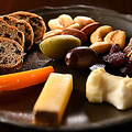 料理メニュー写真&nbsp;チーズ専門店直送のチーズの盛り合わせ